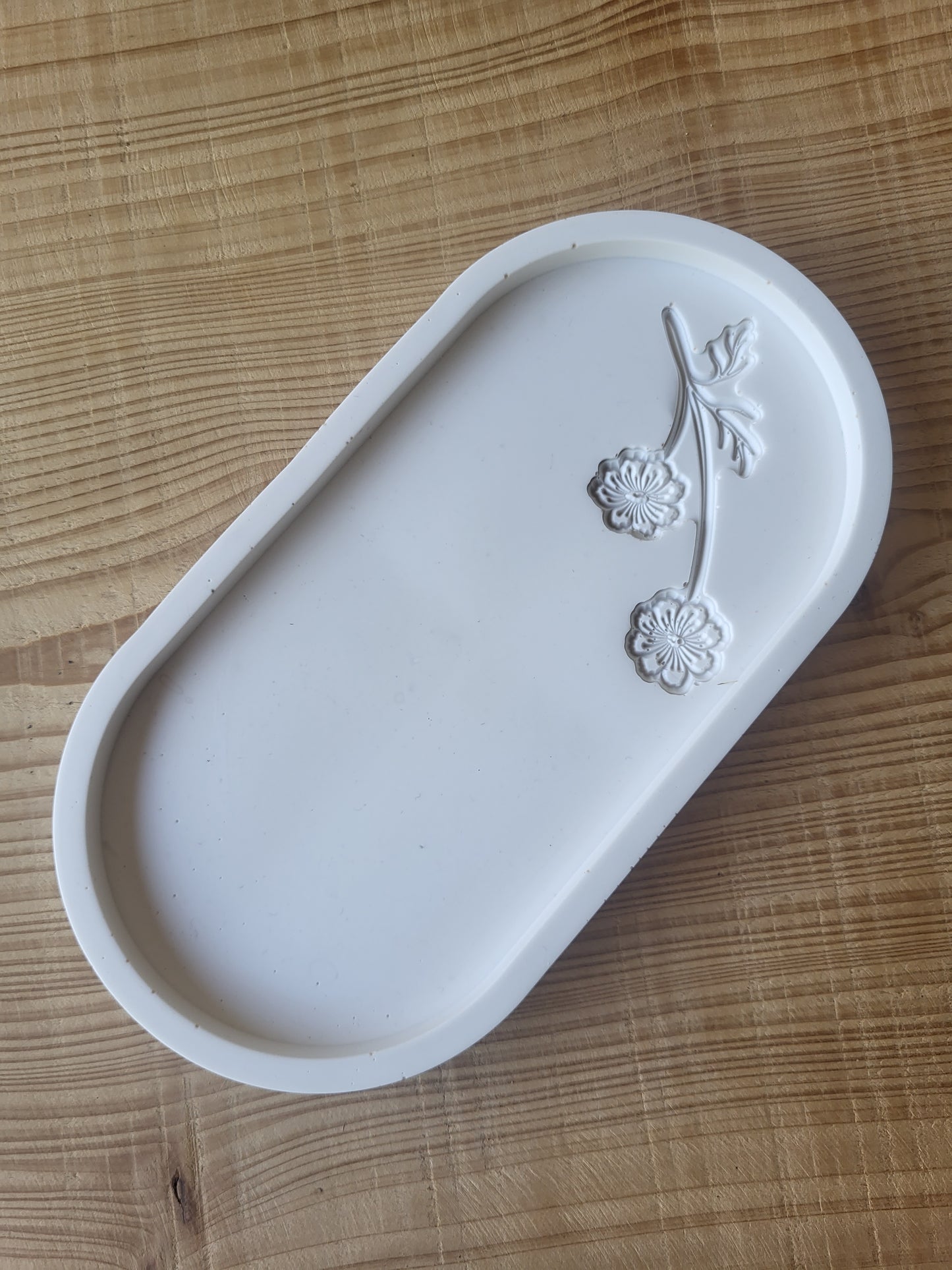 Oval tray