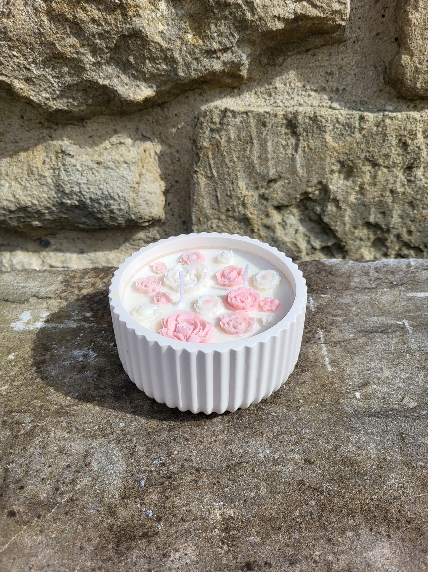 Bowl with roses