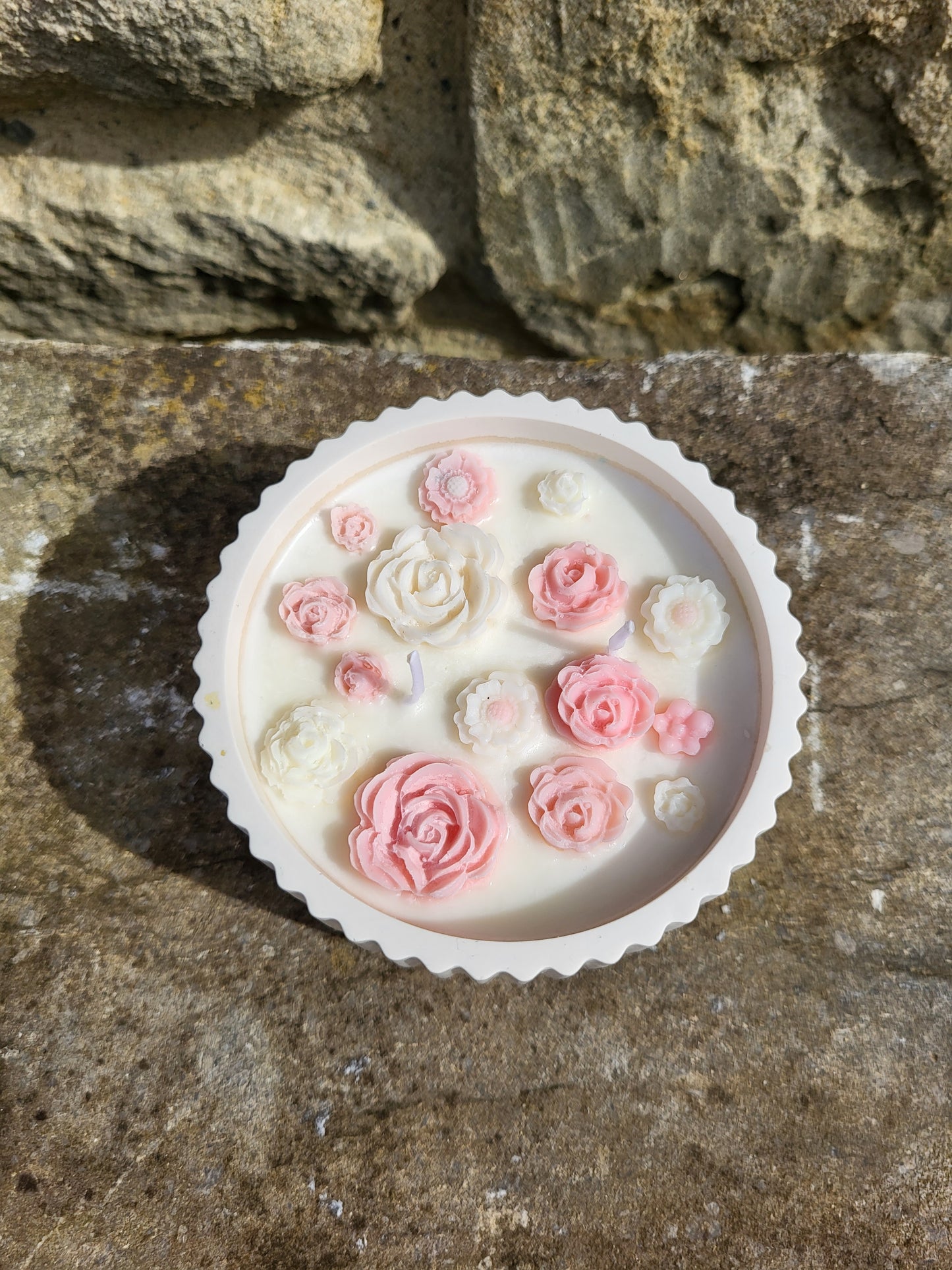 Bowl with roses